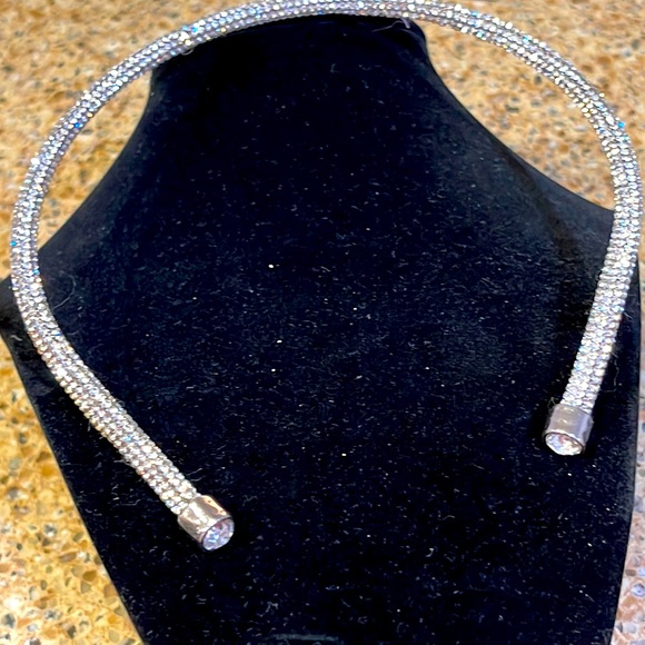 Hair Bands for Ladies - Picture 1 of 2